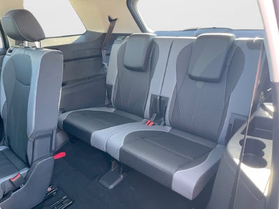 2027 Volkswagen Atlas SE w/Technology
