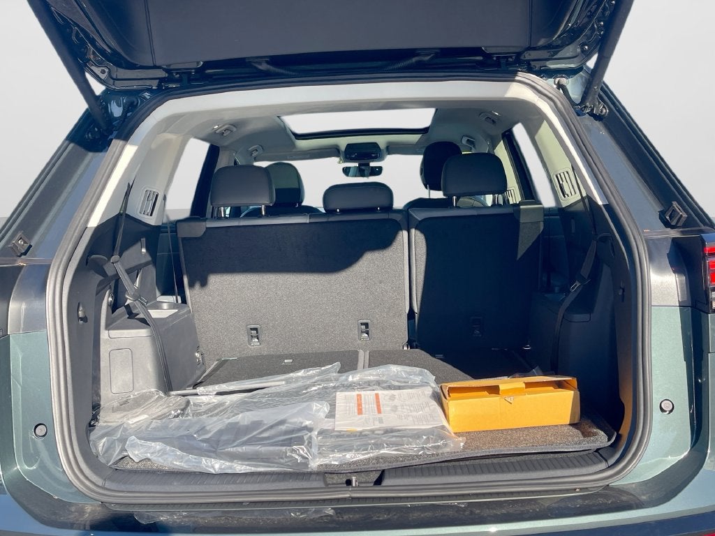 2027 Volkswagen Atlas SE w/Technology