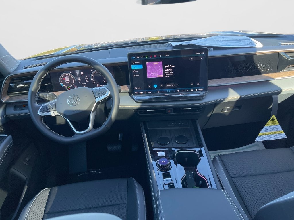 2027 Volkswagen Atlas SE w/Technology