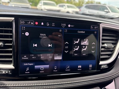 2024 Chrysler Pacifica Touring