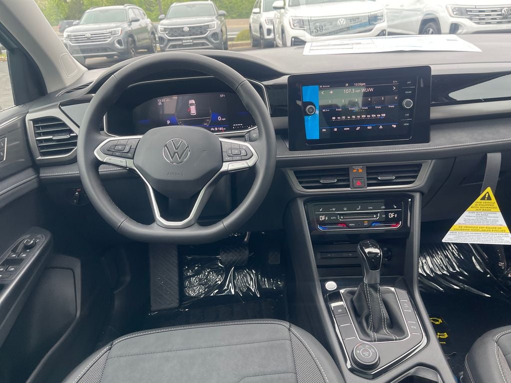 2026 Volkswagen Taos 1.5T SE Black