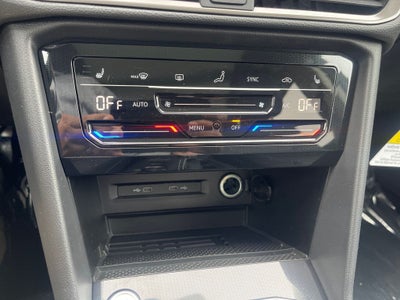 2026 Volkswagen Taos 1.5T SE Black