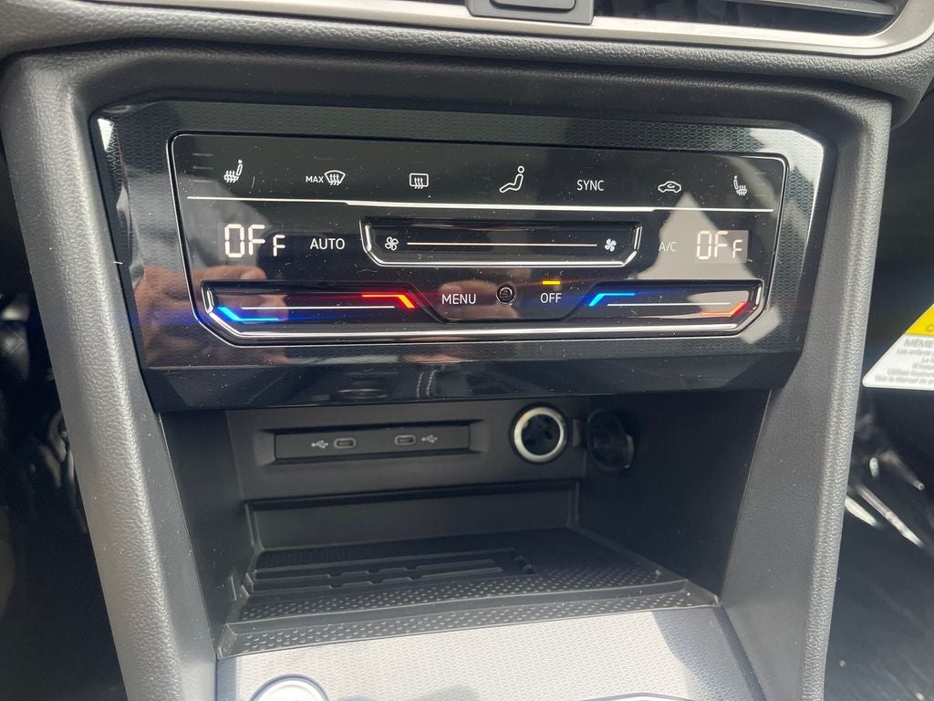 2026 Volkswagen Taos 1.5T SE Black