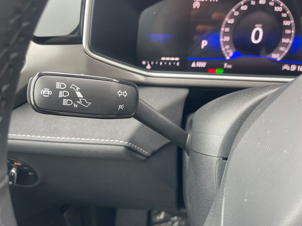 2026 Volkswagen Taos 1.5T SE Black