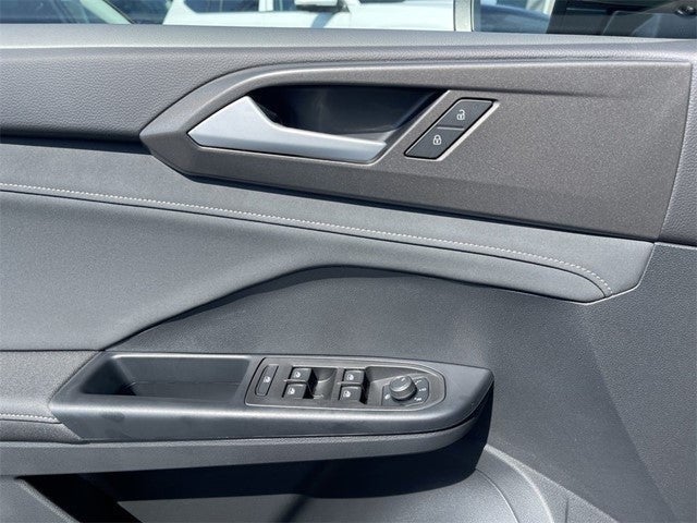 2025 Volkswagen Taos 1.5T SE Black