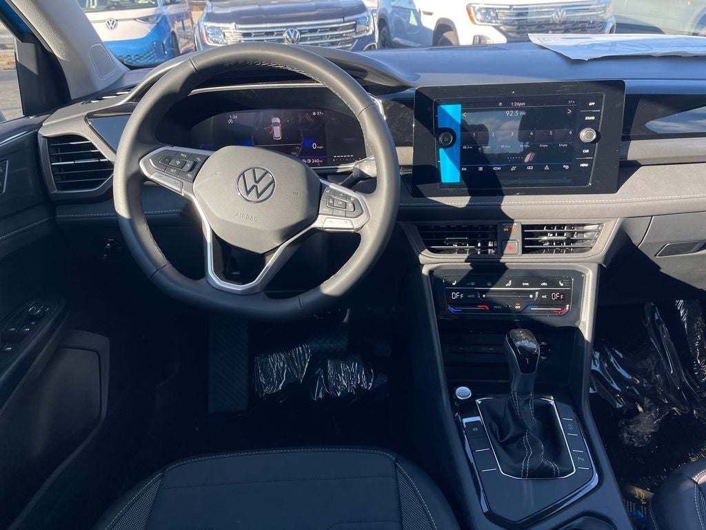 2026 Volkswagen Taos 1.5T SE Black