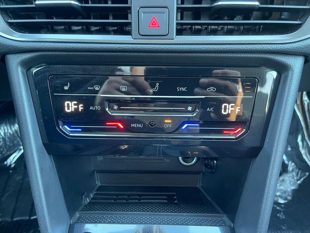 2026 Volkswagen Taos 1.5T SE Black