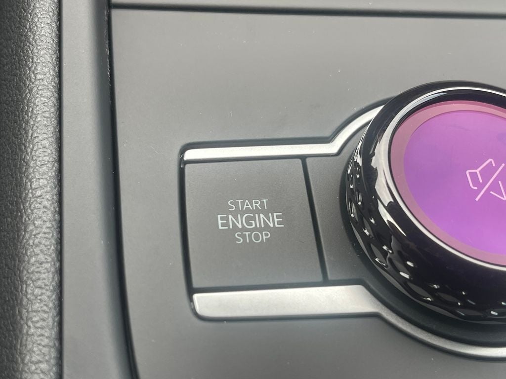 2025 Volkswagen Tiguan 2.0T SE