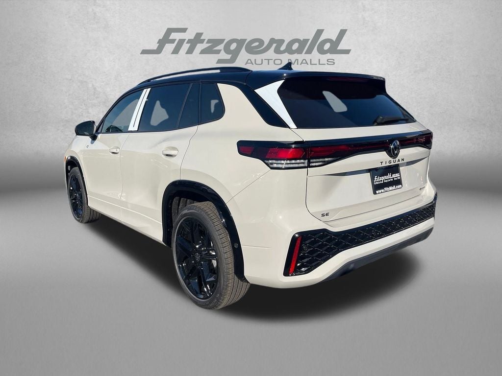 2026 Volkswagen Tiguan 2.0T SE R-Line Black