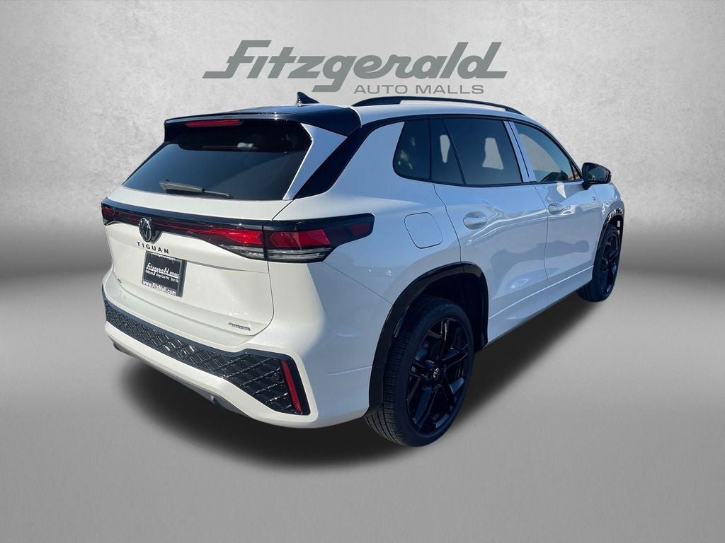 2026 Volkswagen Tiguan 2.0T SE R-Line Black