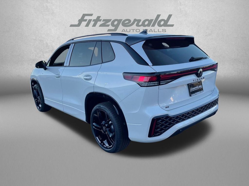 2026 Volkswagen Tiguan 2.0T SE R-Line Black