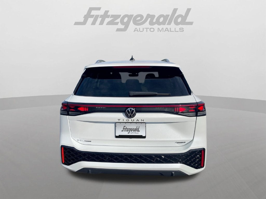2026 Volkswagen Tiguan SEL R-Line Turbo