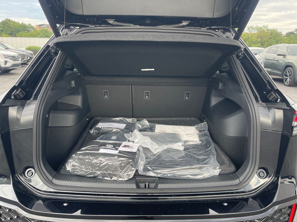 2026 Volkswagen Tiguan 2.0T SEL R-Line