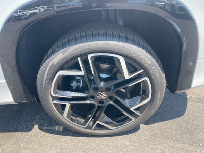 2026 Volkswagen Tiguan 2.0T SEL