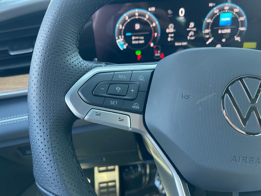 2026 Volkswagen Tiguan 2.0T SEL