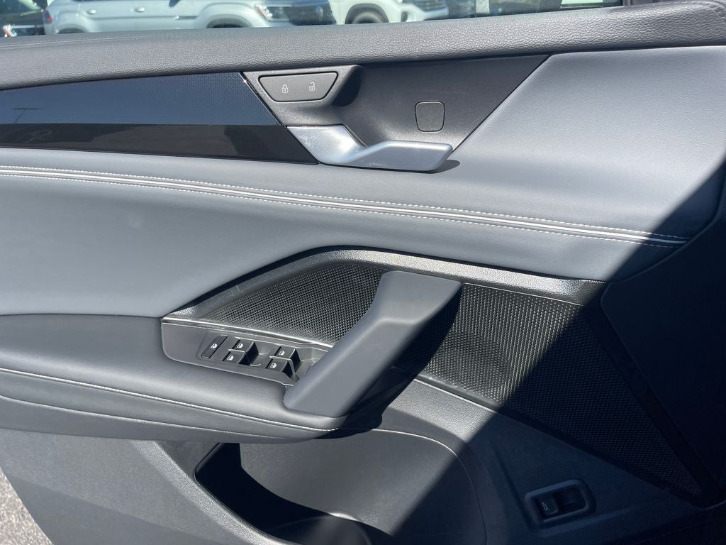 2026 Volkswagen Tiguan 2.0T SEL R-Line