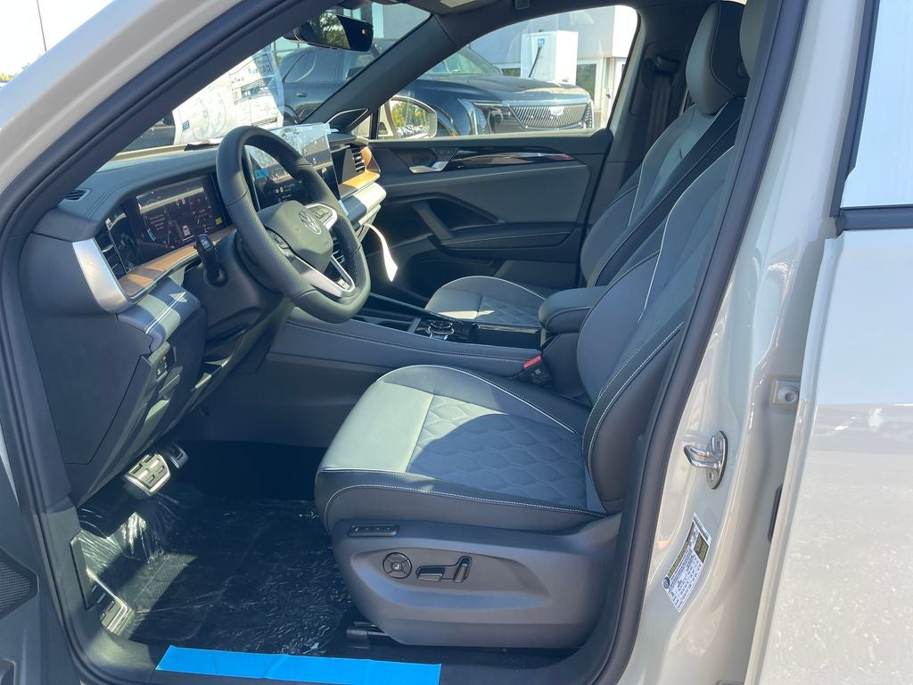 2026 Volkswagen Tiguan 2.0T SEL R-Line