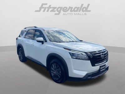 2024 Nissan Pathfinder SV