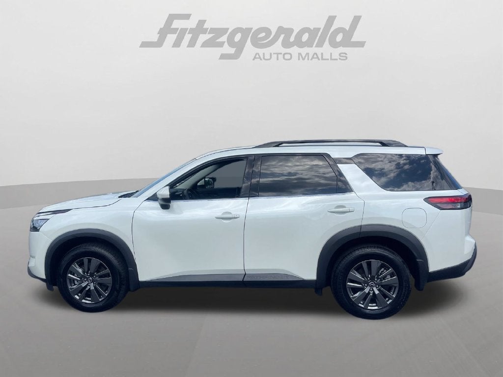 2024 Nissan Pathfinder SV