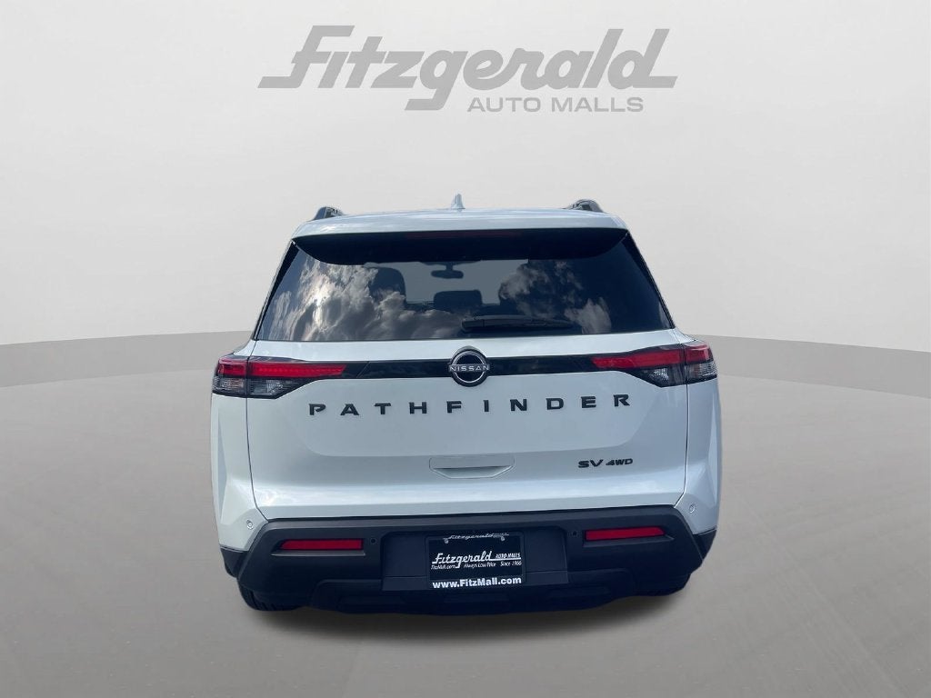 2024 Nissan Pathfinder SV