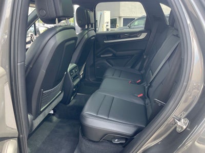 2024 Porsche Cayenne Base
