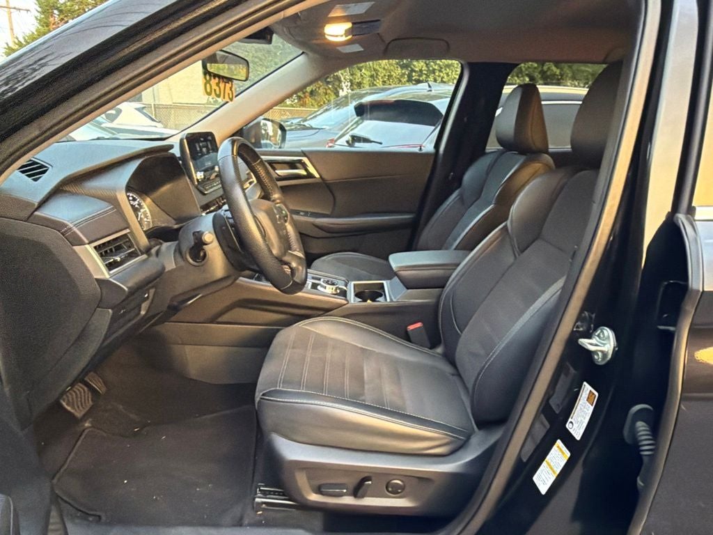 2024 Mitsubishi Outlander SE