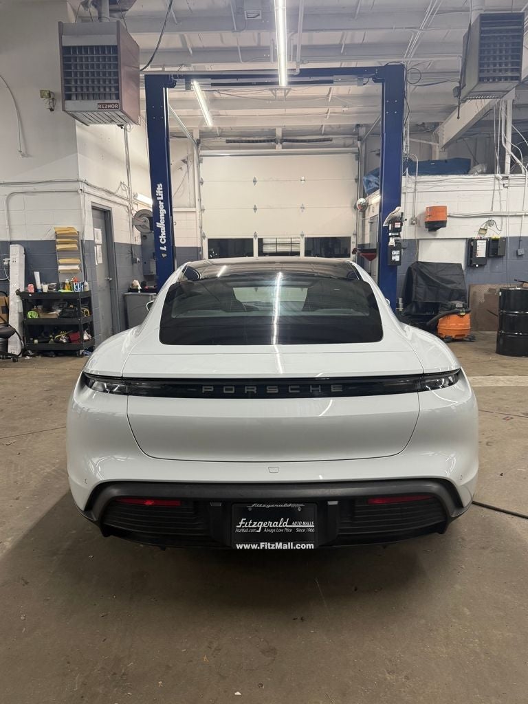 2022 Porsche Taycan Base