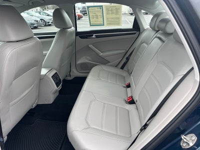 2019 Volkswagen Passat 2.0T SE R-Line