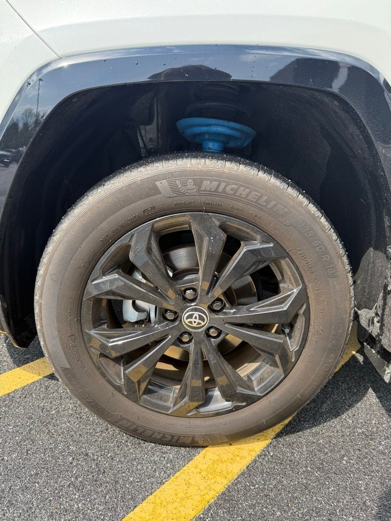 2022 Toyota RAV4 HYBRID SE