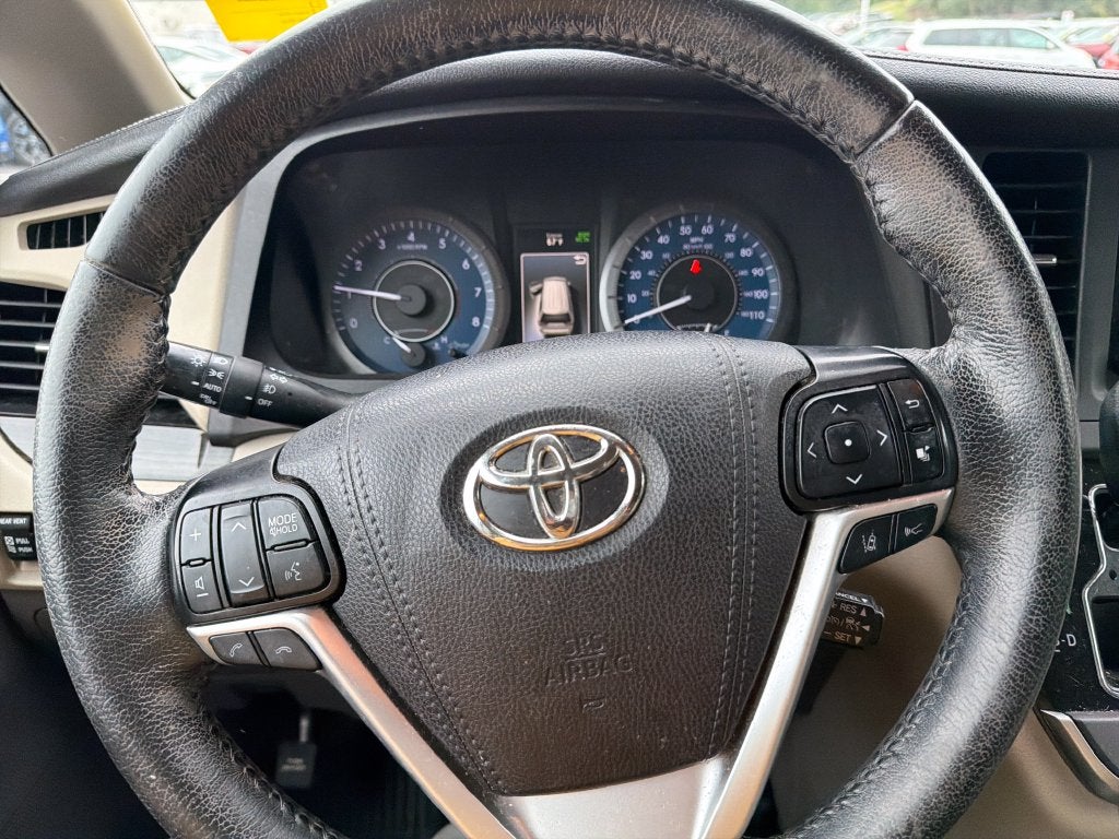 2020 Toyota Sienna XLE 7 Passenger