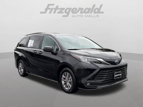 2025 Toyota Sienna XLE 8 Passenger