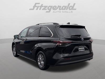 2025 Toyota Sienna XLE 8 Passenger