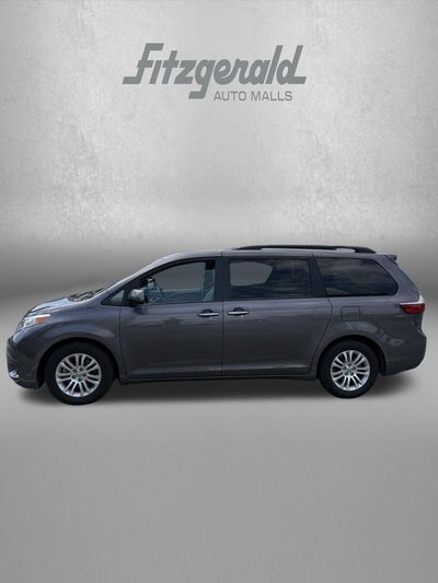 2017 Toyota Sienna XLE 8 Passenger