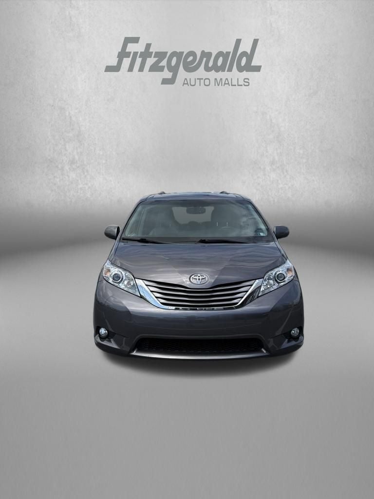 2017 Toyota Sienna XLE 8 Passenger