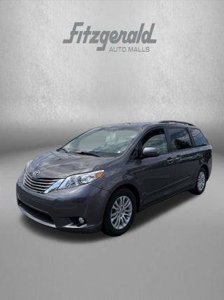 2017 Toyota Sienna XLE 8 Passenger