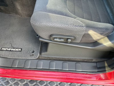 2011 Nissan Pathfinder SV