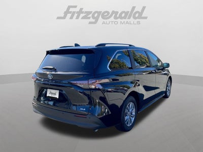 2025 Toyota Sienna XLE 8 Passenger