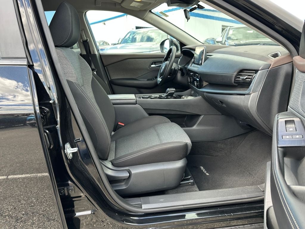 2022 Nissan Rogue SV Intelligent AWD