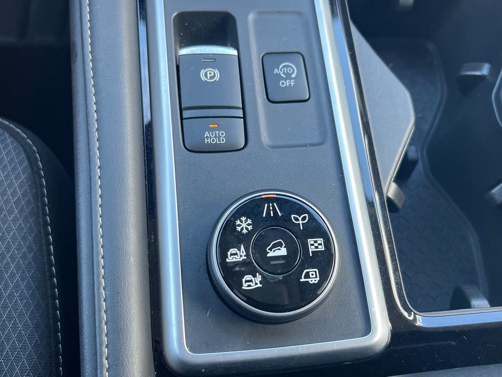 2025 Nissan Pathfinder SV 4WD