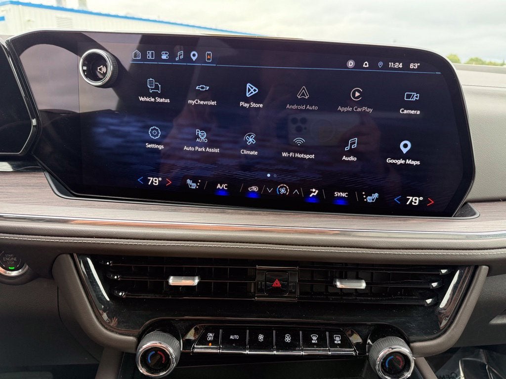 2025 Chevrolet Suburban LT