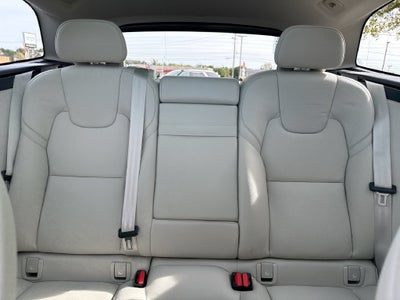 2021 Volvo XC60 T5 Momentum