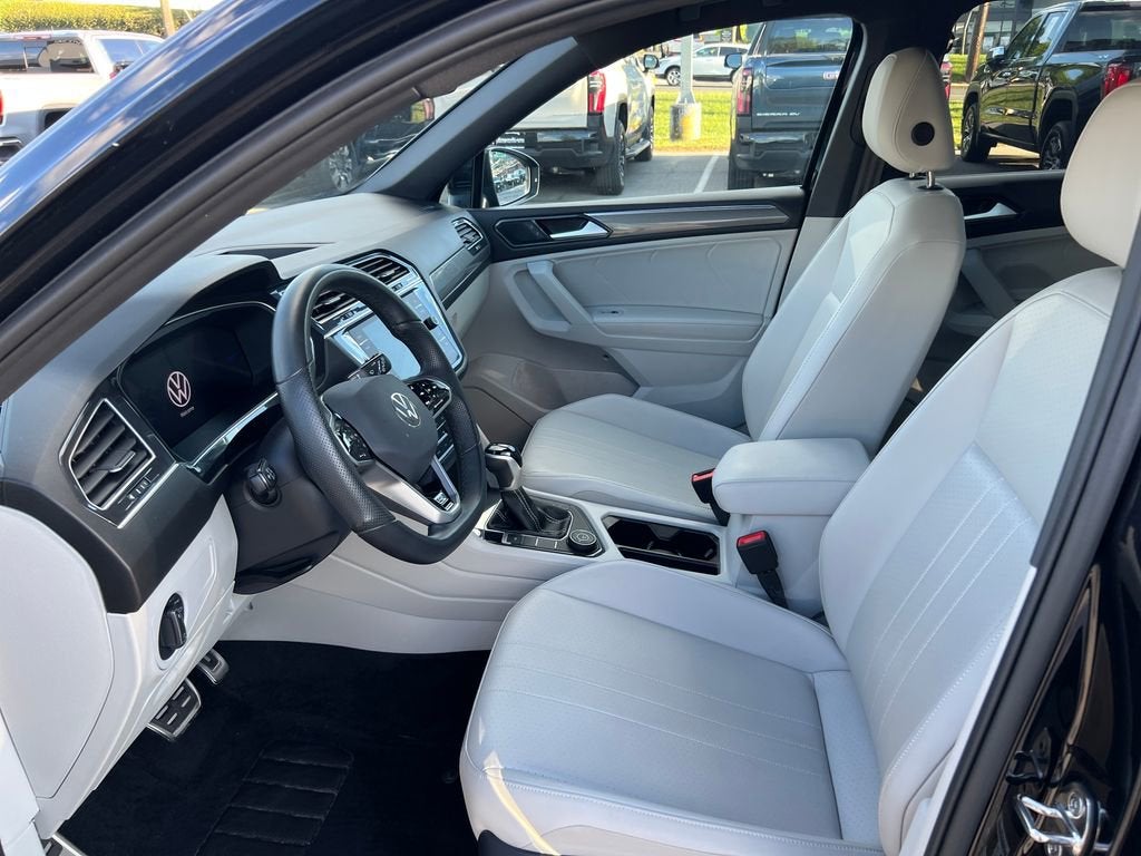 2024 Volkswagen Tiguan SE R-Line Black