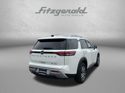 2022 Nissan Pathfinder SL