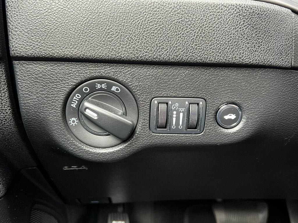 2023 Dodge Charger SXT - Photo 18