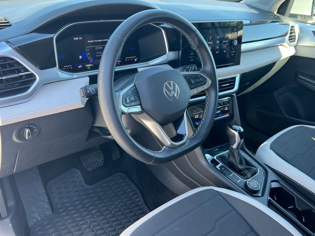 2025 Volkswagen Taos SE