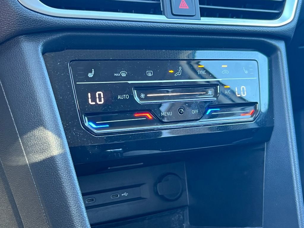 2025 Volkswagen Taos SE