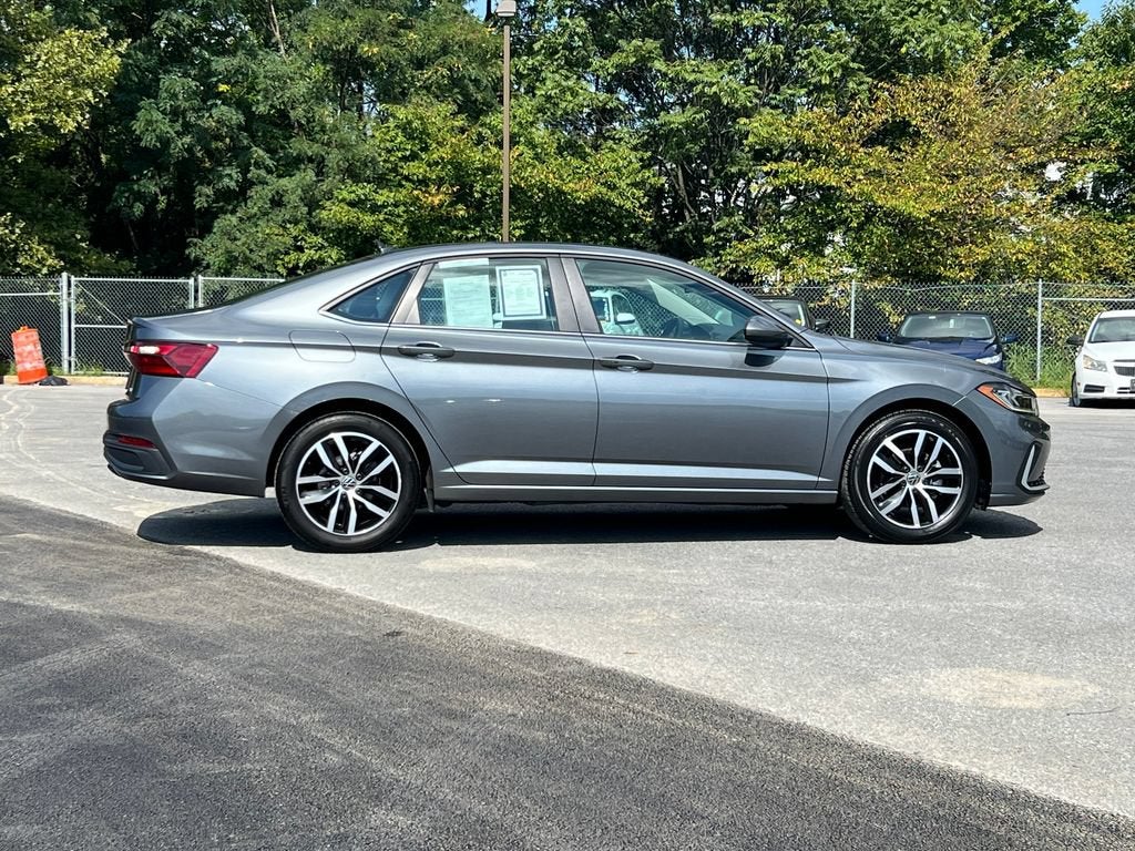 2025 Volkswagen Jetta SE