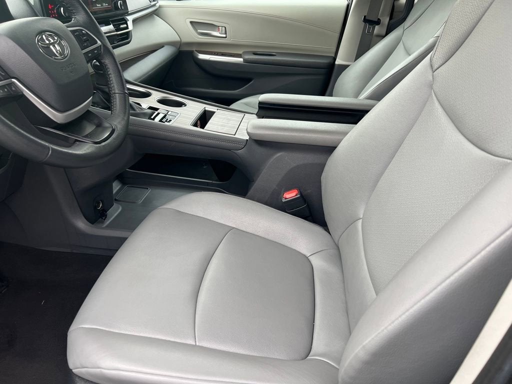 2024 Toyota Sienna XLE