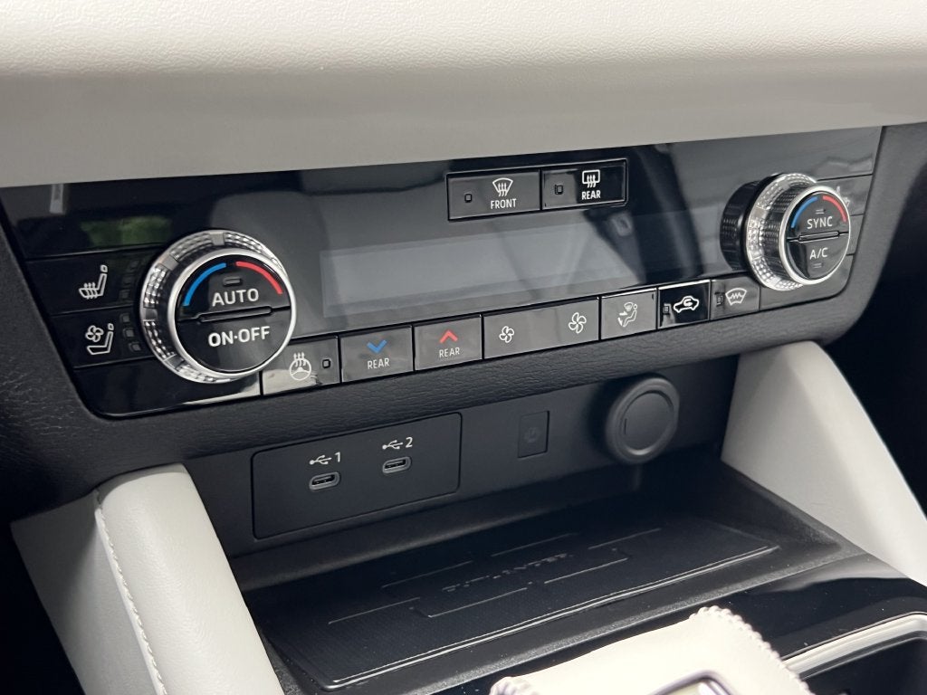 2025 Mitsubishi Outlander SEL