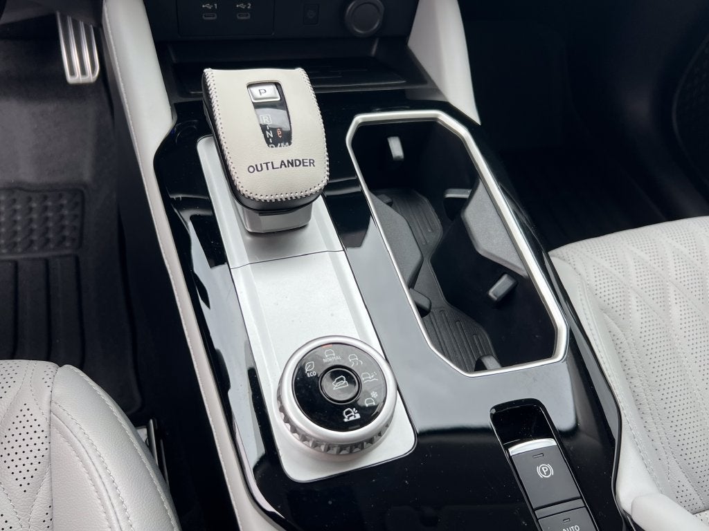 2025 Mitsubishi Outlander SEL